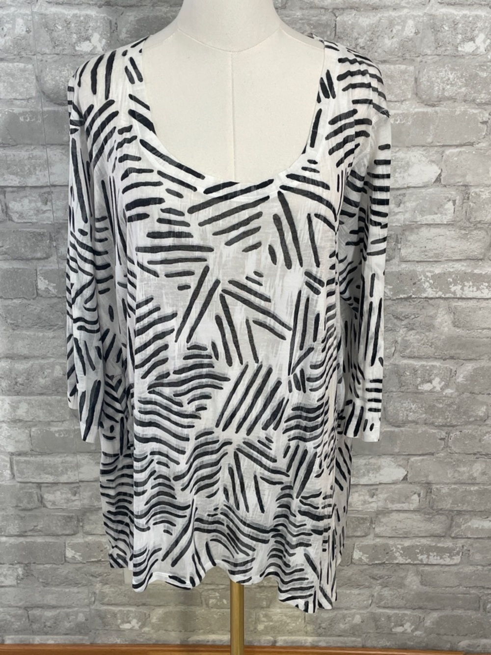 Nally & Millie Black and White Patterned Tunic